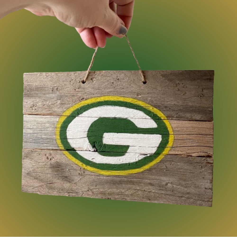 🦡🍄🩶 SALE Rustic wood Green Bay Packers wall plaque Frozen Tundra football